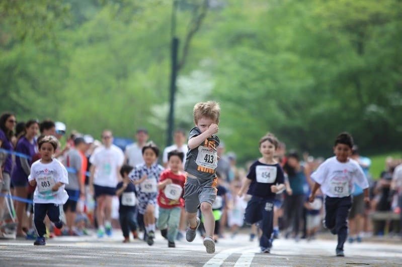 Как научить ребенка бегать и привить любовь к легкой атлетике? Что можно сделать, чтобы увлечь его легкой атлетикой