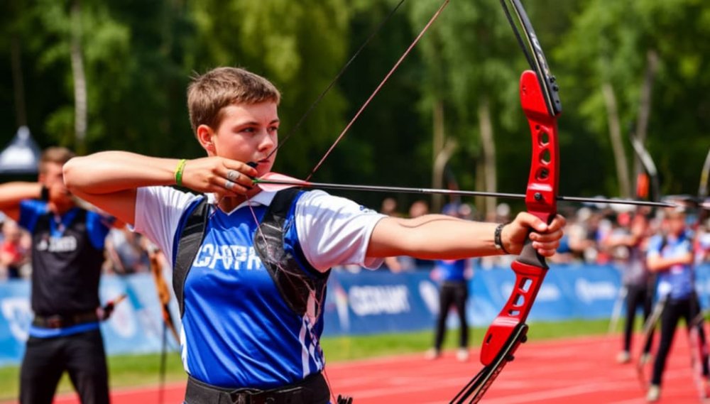 Стрельба из лука для детей 7-14 лет - польза, риски и выбор лука