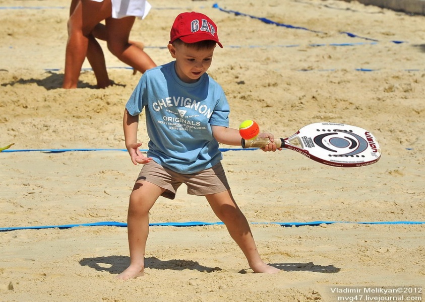 страхование детей для пляжного тенниса